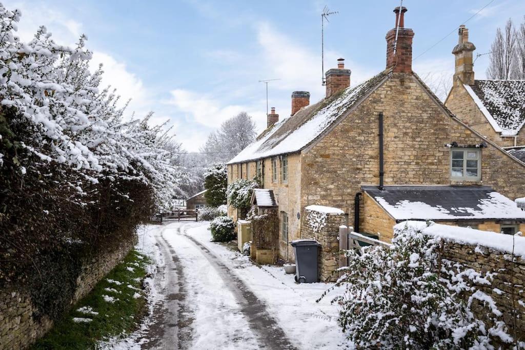 Charlotte's Cottage, a Charming Cotswolds Getaway