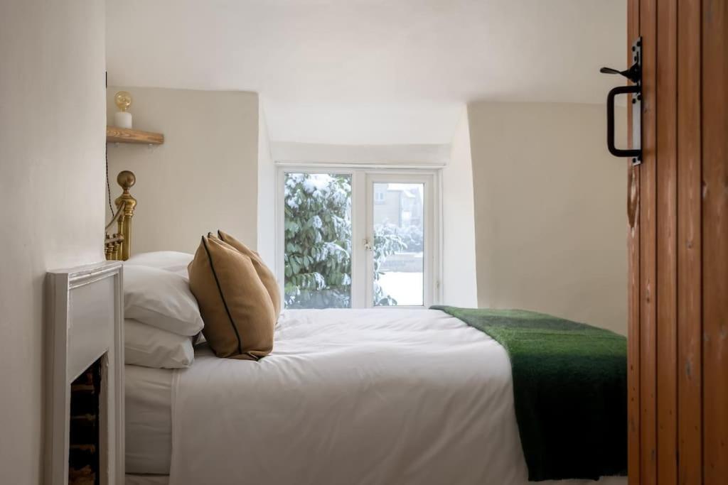 Charlotte's Cottage, a Charming Cotswolds Getaway