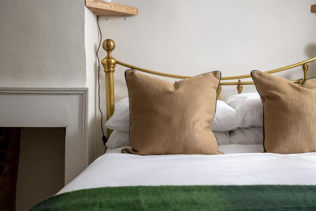 Charlotte's Cottage, a Charming Cotswolds Getaway