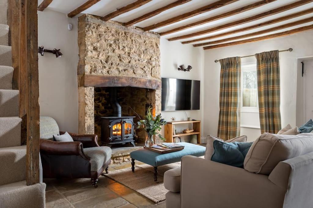 Charlotte's Cottage, a Charming Cotswolds Getaway