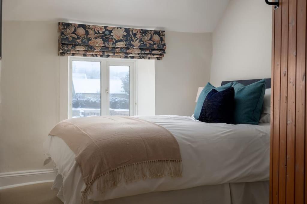 Charlotte's Cottage, a Charming Cotswolds Getaway