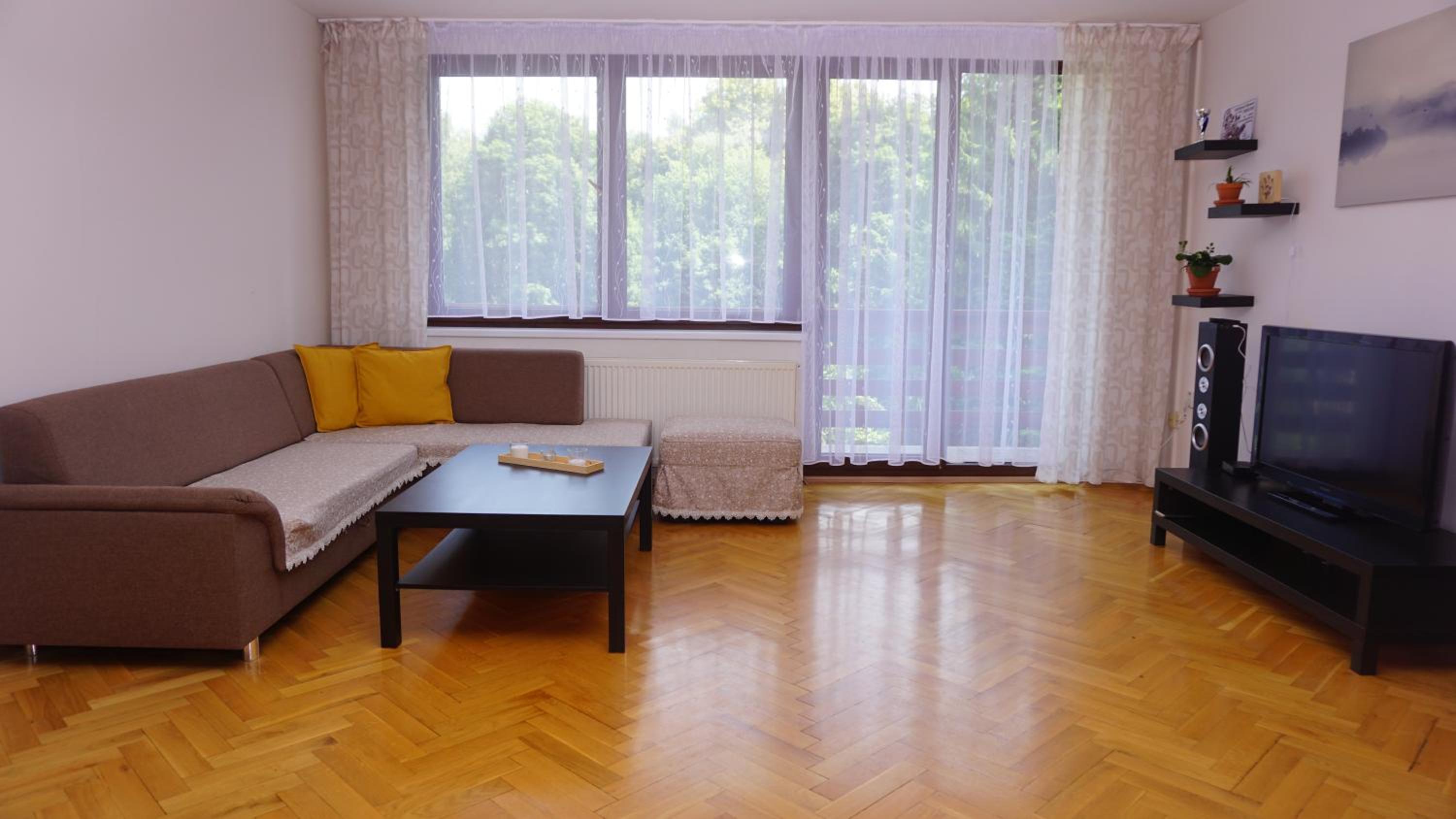 Cedron Apartments