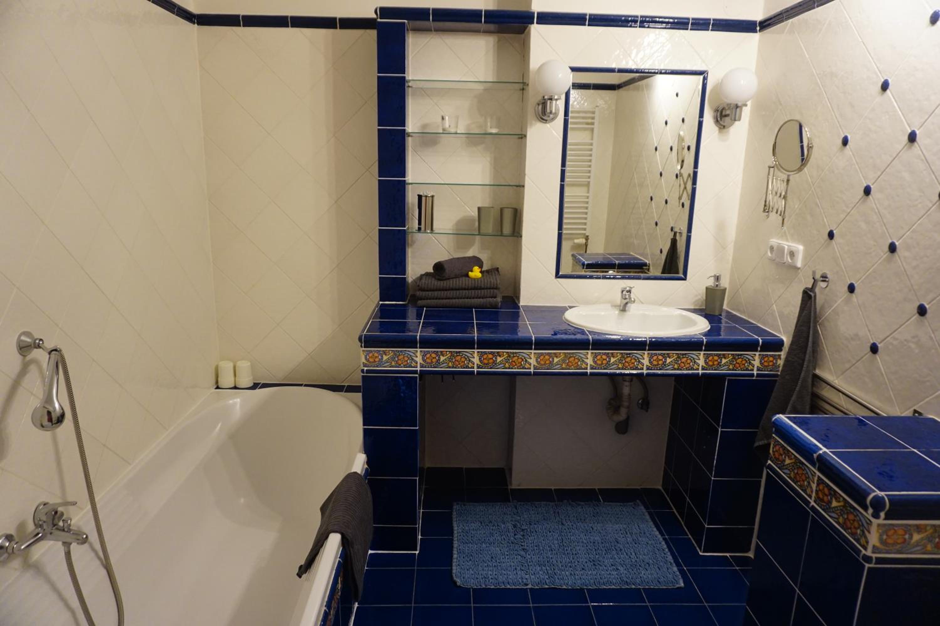 Cedron Apartments
