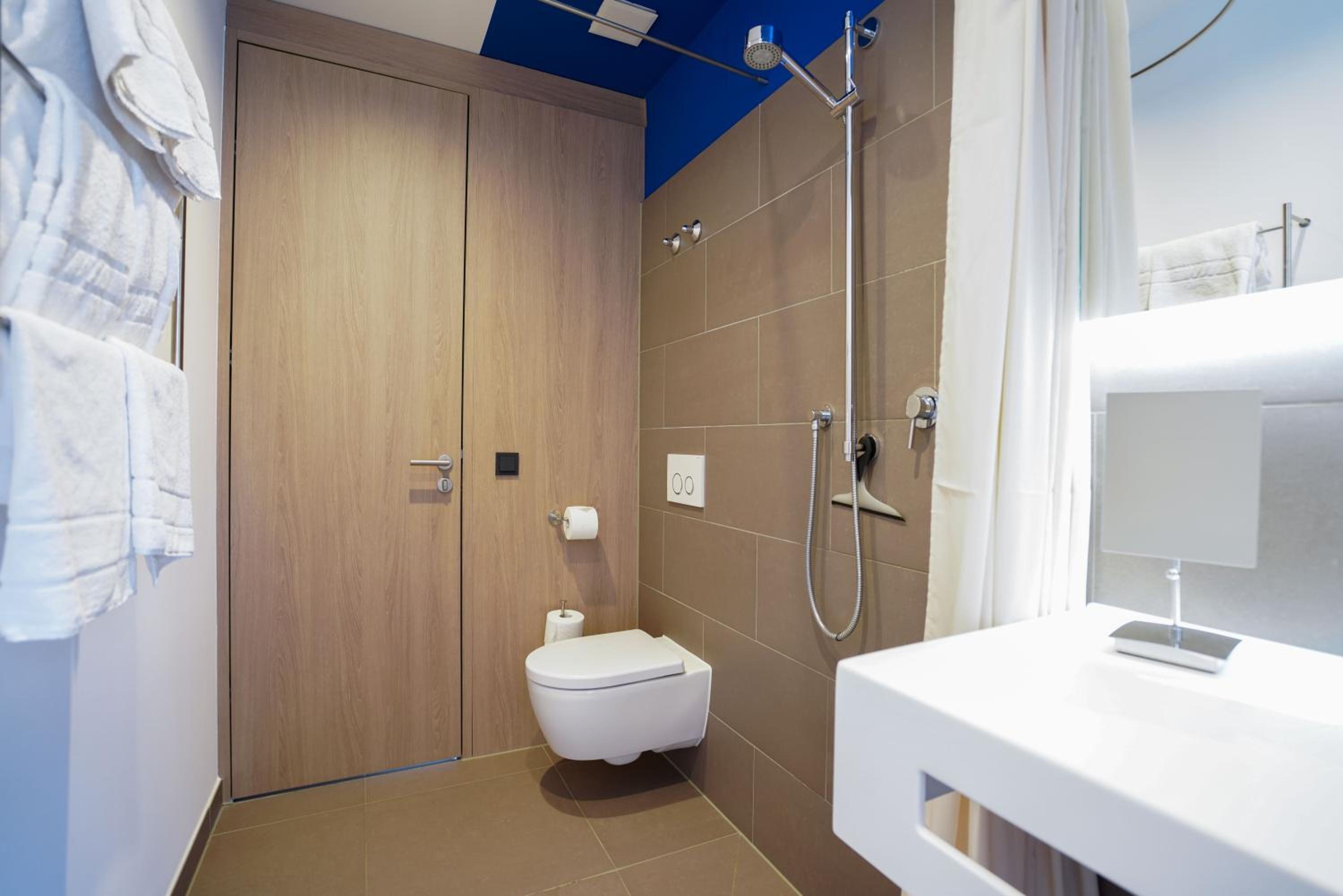 Max Lodging Serviced Apartments