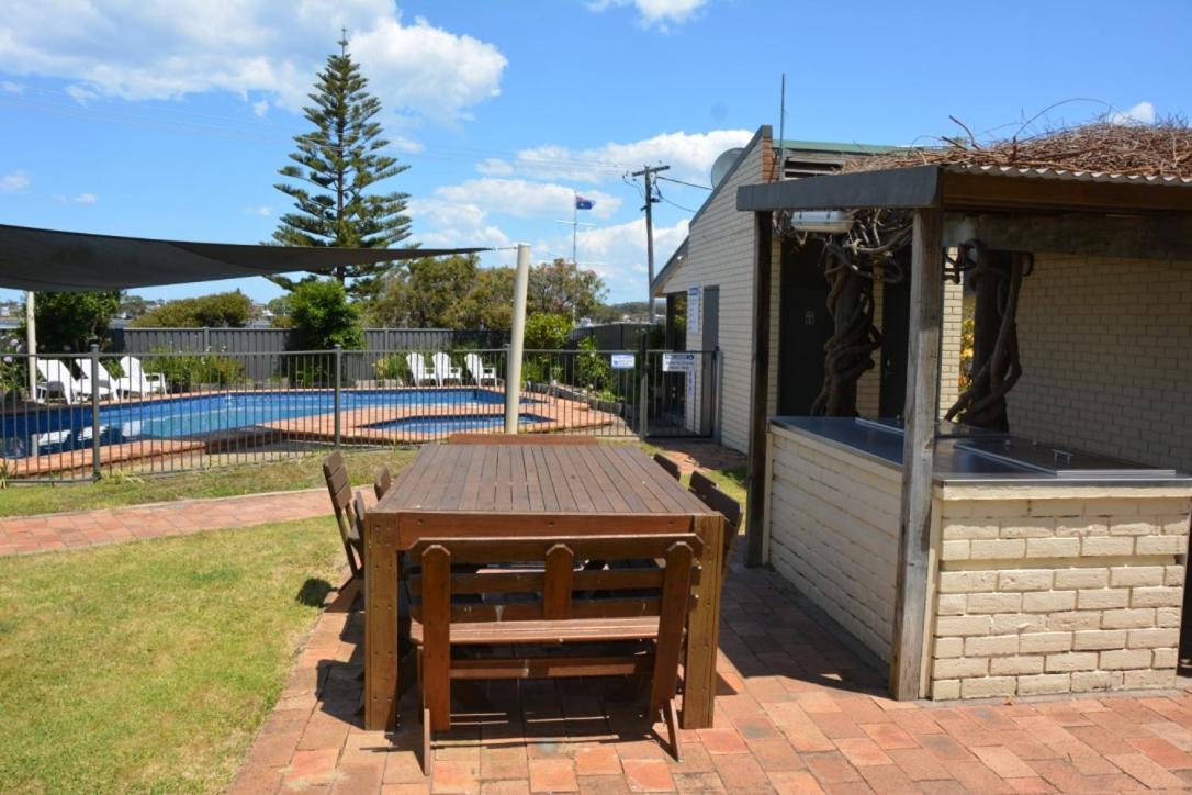Penguin Lakeview Merimbula