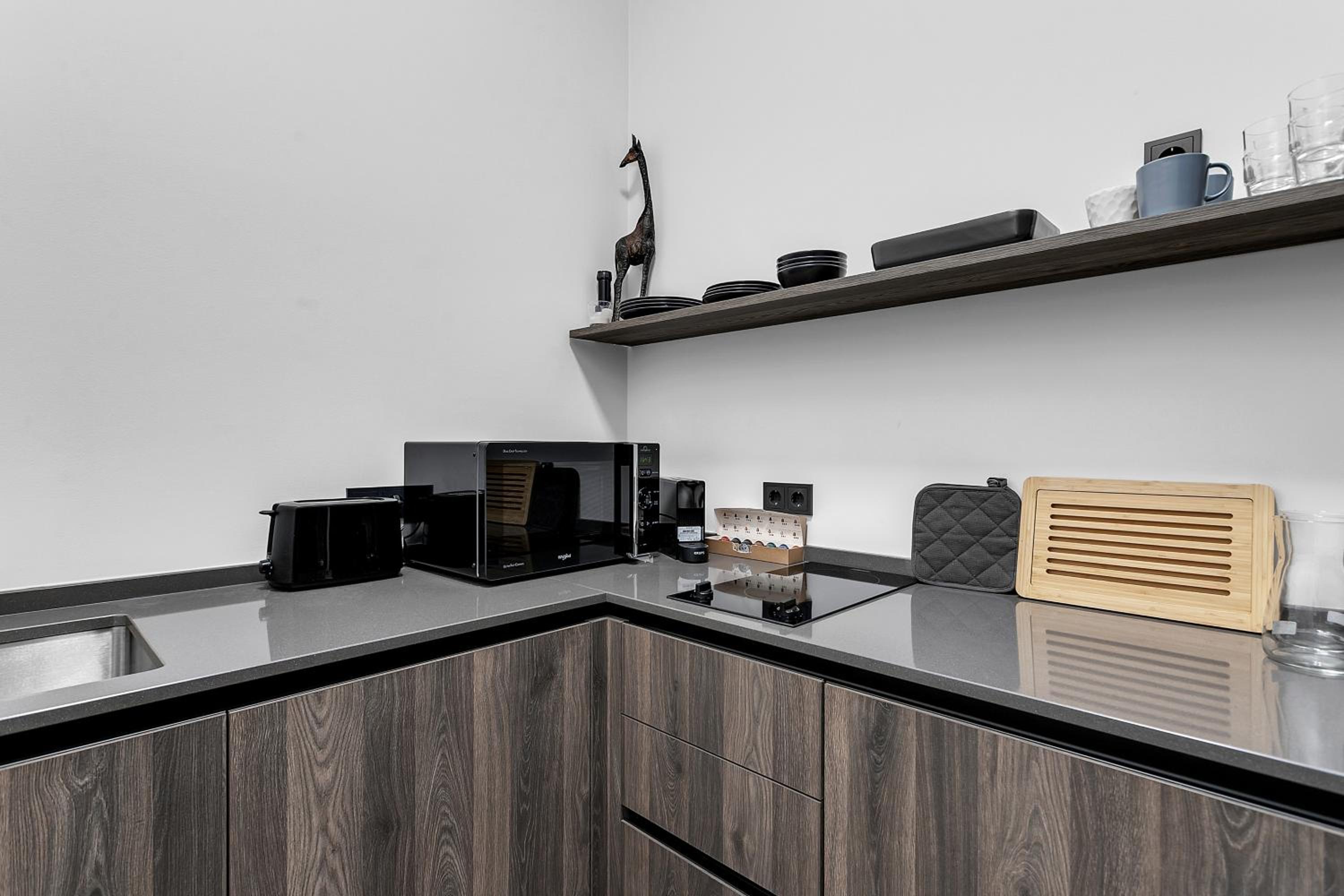 Brand-New Modern Studio view 5