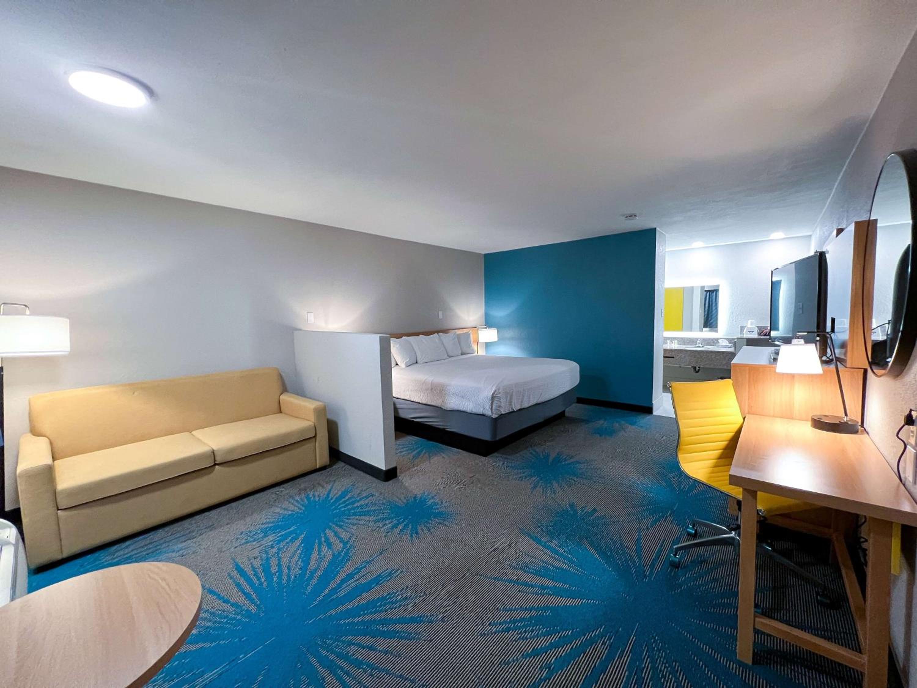 Santa Rosa Vacations - Days Inn  Suites by Wyndham Santa Rosa, NM - Property Image 5