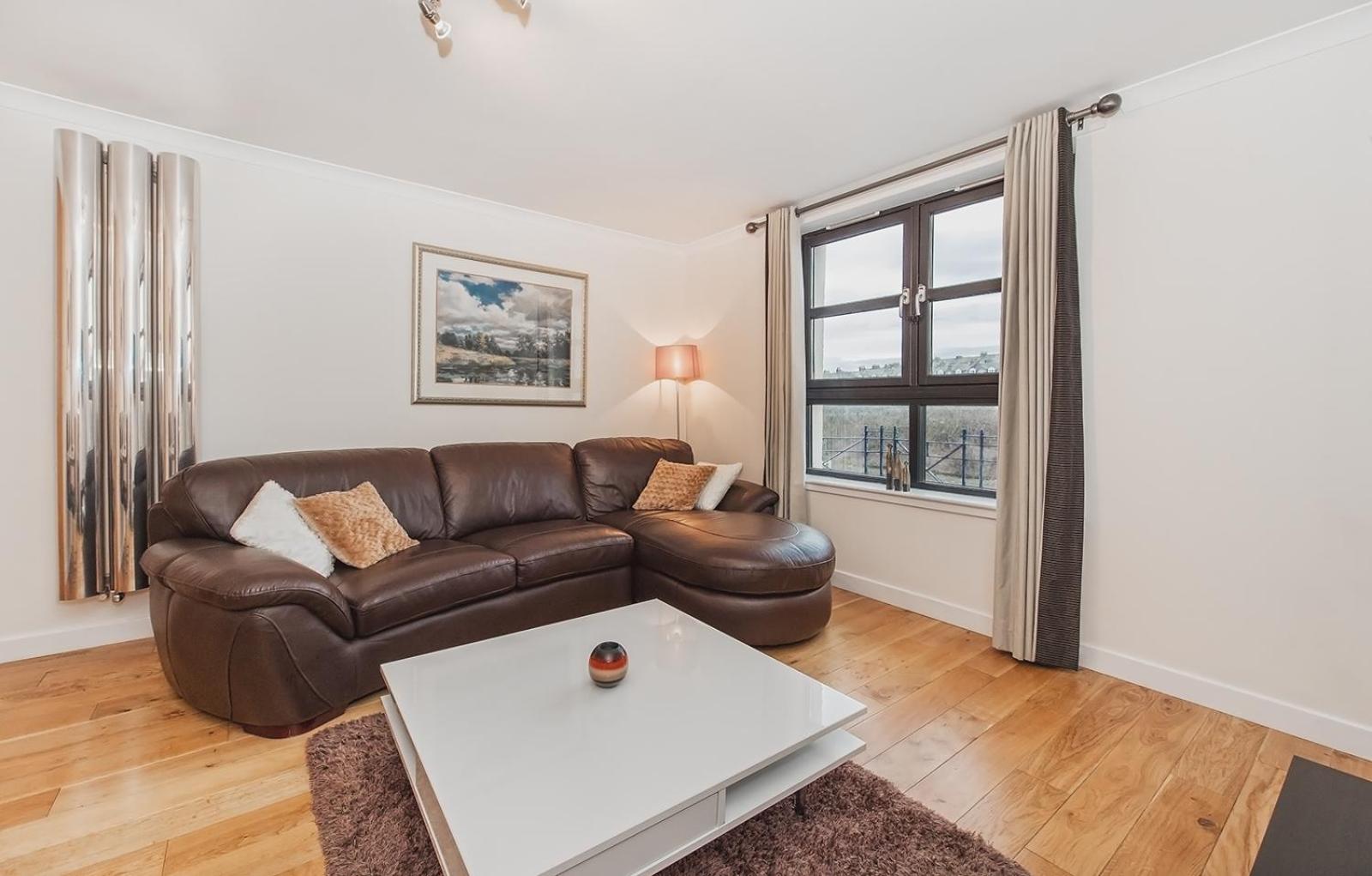 RiverView-2Br-Sleeps4-CityCentre-Parking-FastWiFi view 2