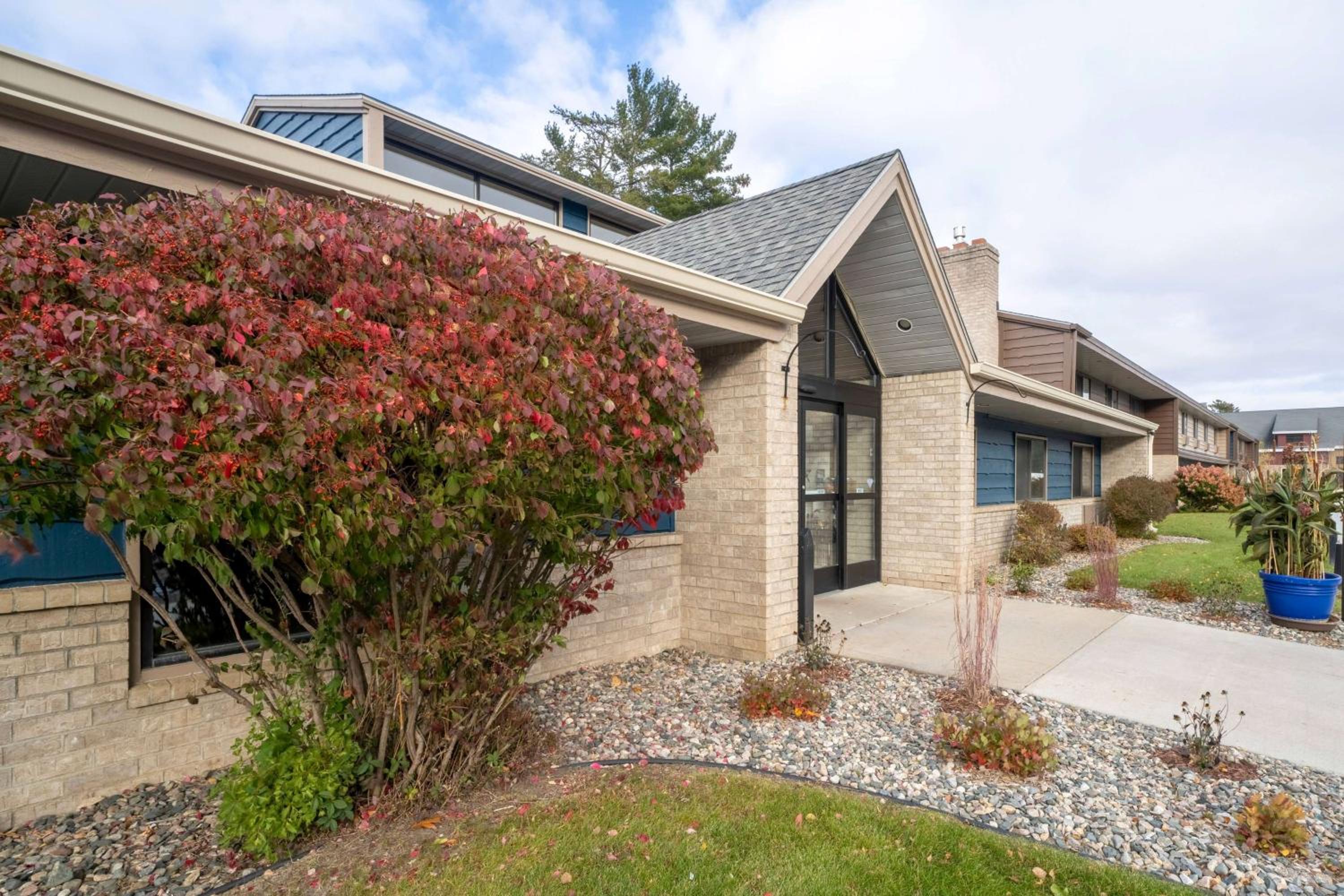 Hotel AmericInn by Wyndham Grand Rapids