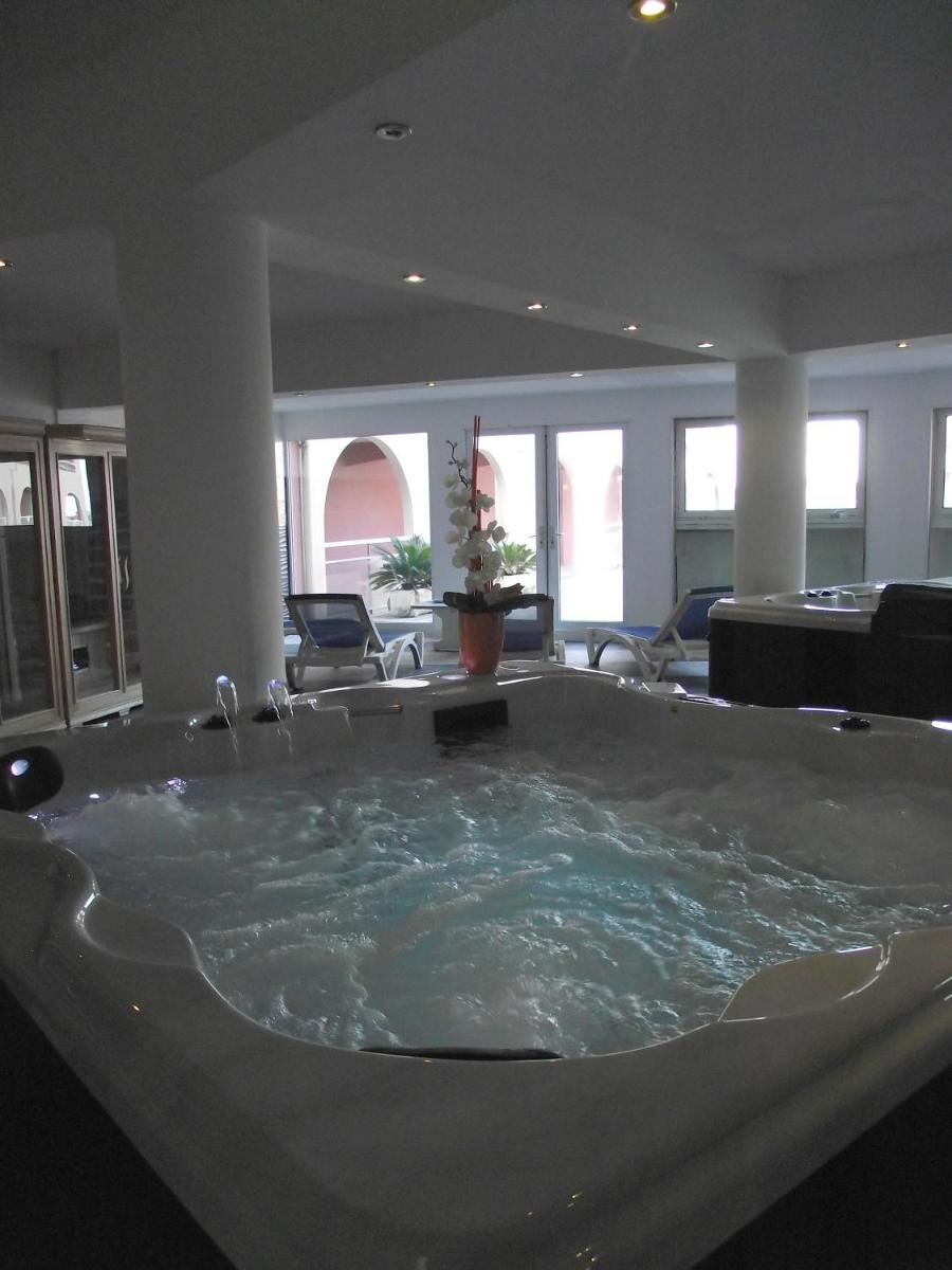 Jacuzzi