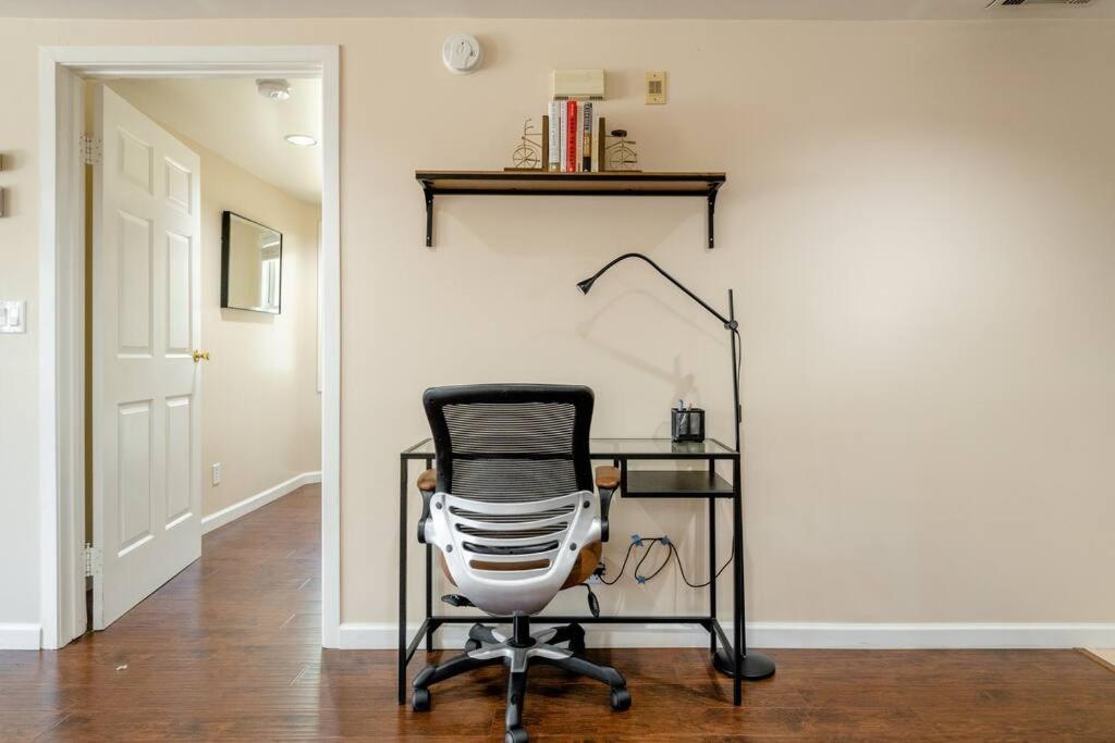 *2bdr Victorian Home away from Home - *Central Loc view 3