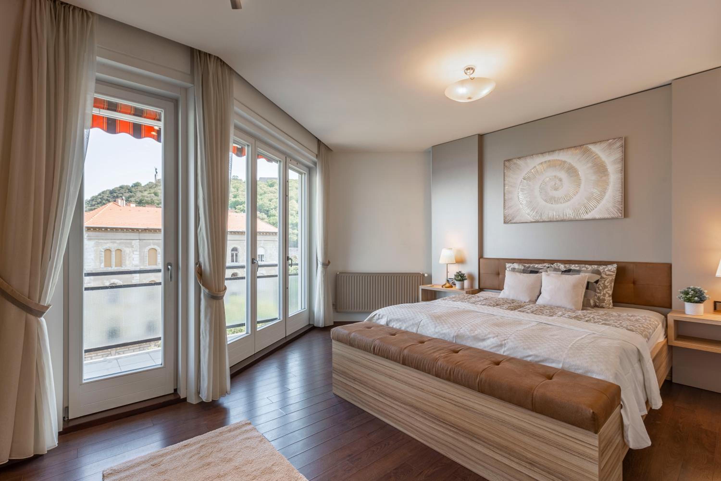 Luxury Residence with a Beautiful view for the Danube River view 2