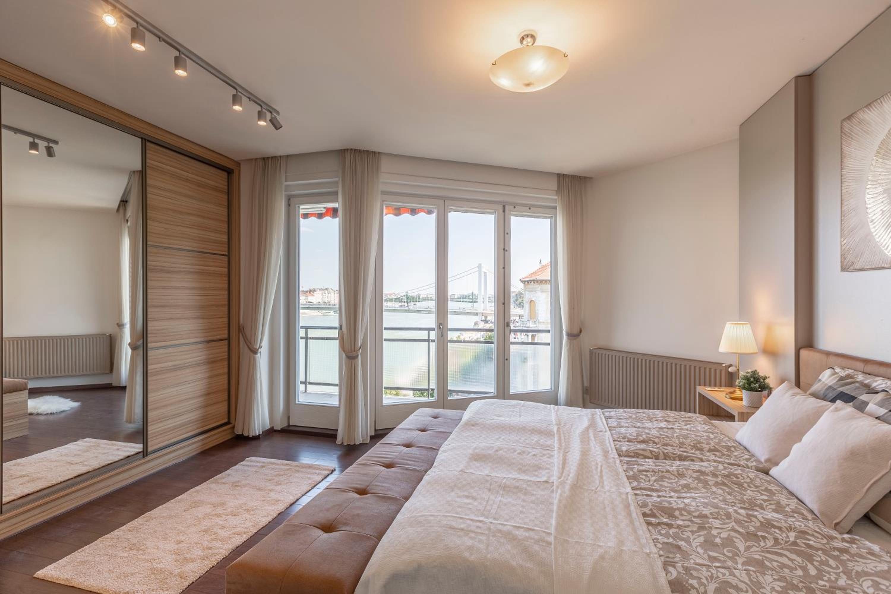 Luxury Residence with a Beautiful view for the Danube River view 3