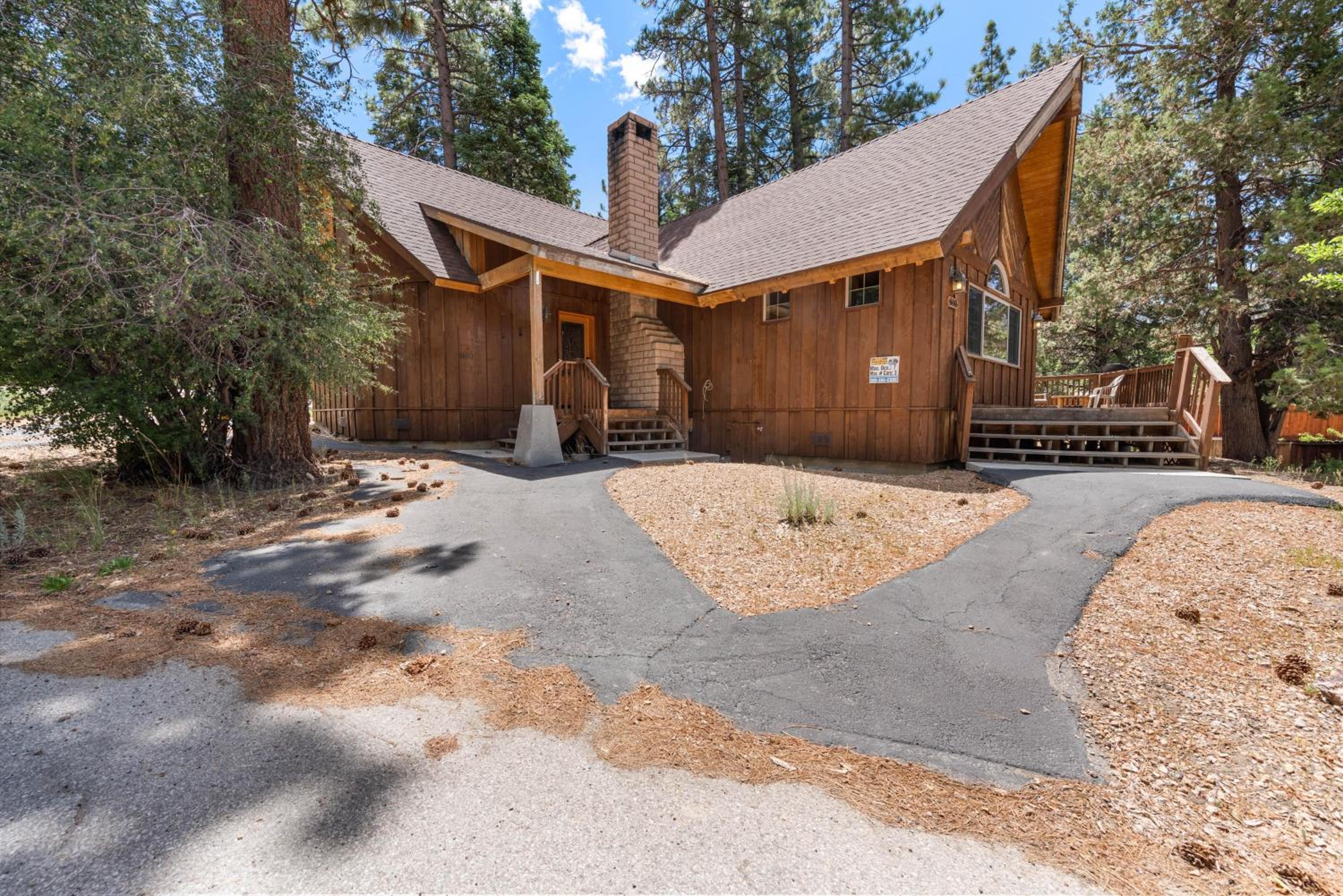 Aggie's Ski Den - Close to Lake, Walk to Slopes view 4