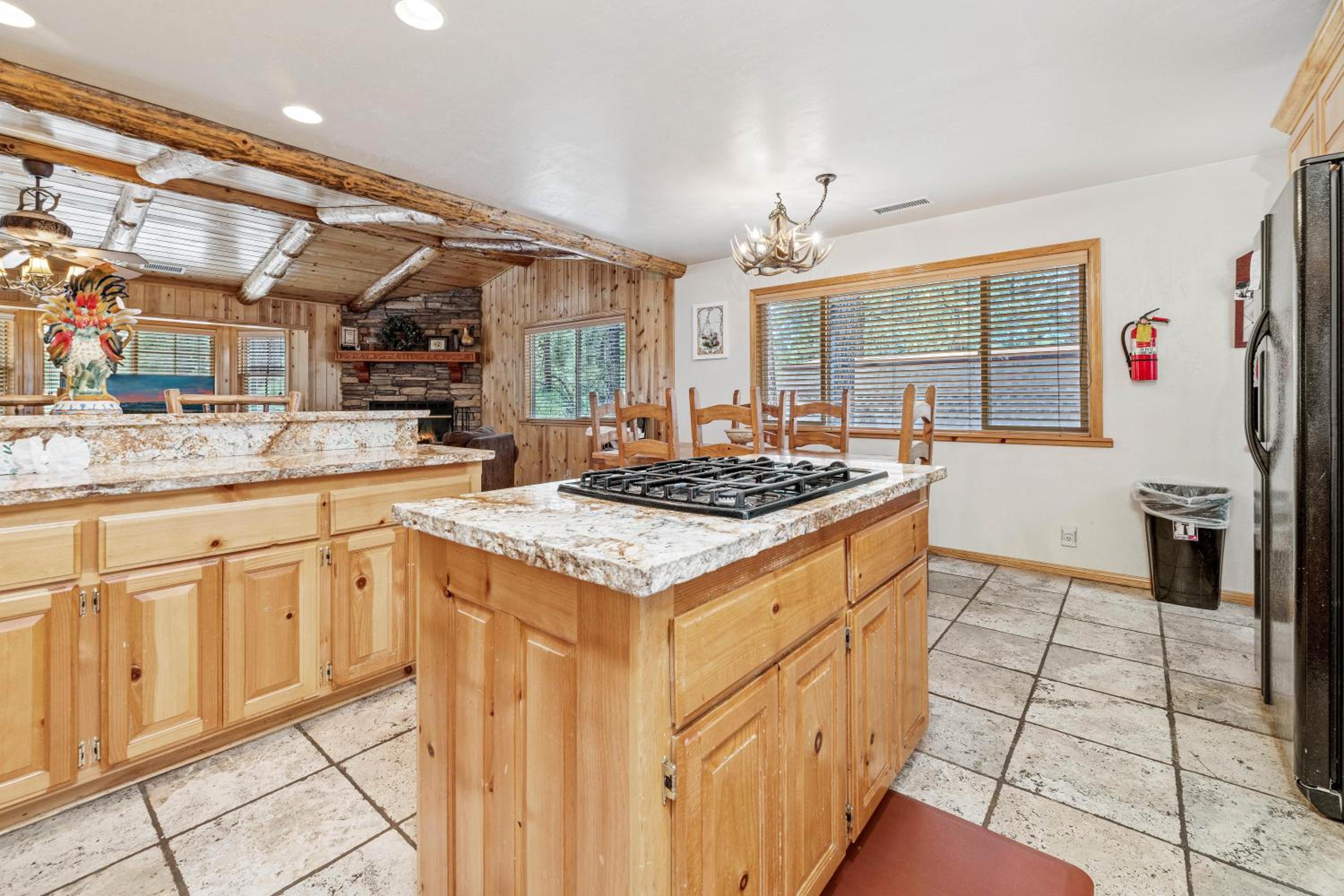 Juniper Chalet - Close to Lake and Slopes view 3