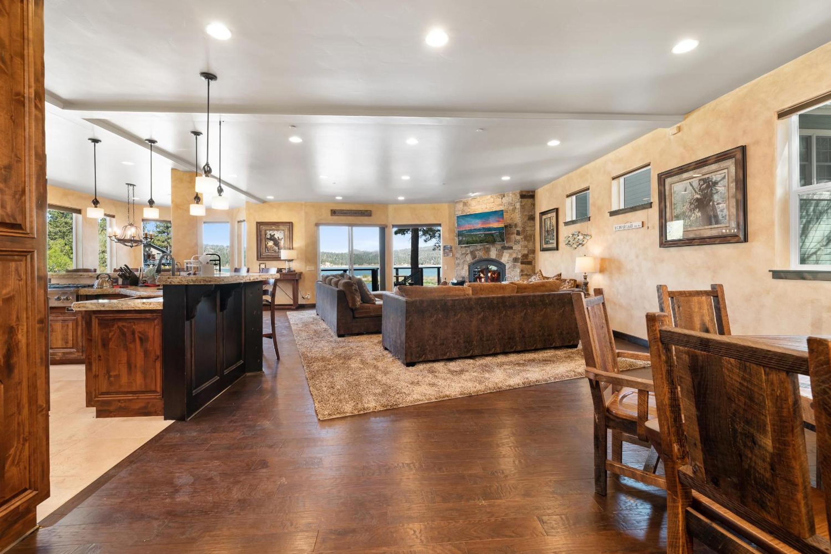 Lakefront Paradise - On the Lake view 4