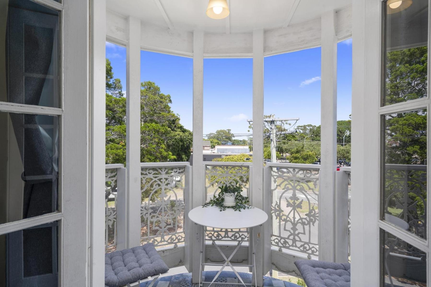 Bella Abode on Bribie - Loft with Pool view 3