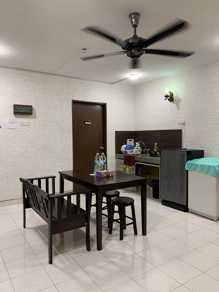 Melaka Budget Homestay 1st Floor 9pax photo 2
