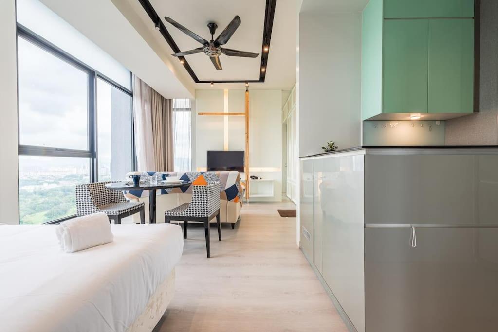 ExpressionZ Suites KLCC by EC