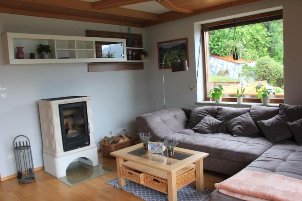 Gemütliches Bergappartement mit Seeblick