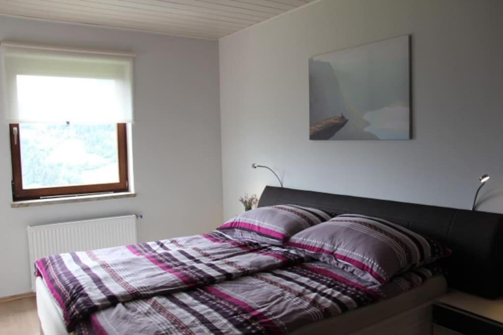 Gemütliches Bergappartement mit Seeblick