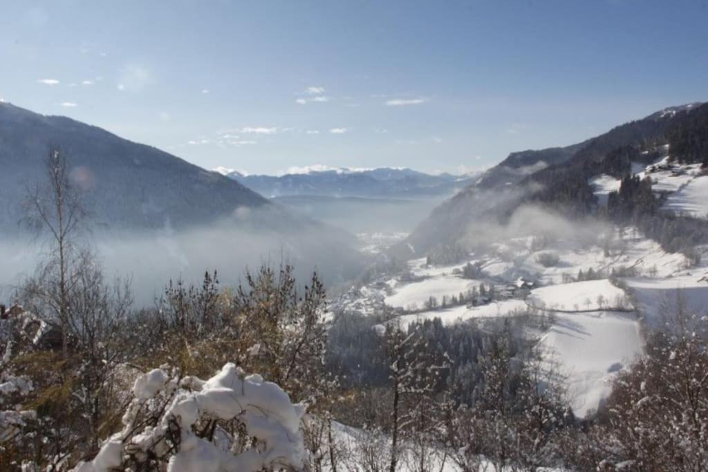 Gemütliches Bergappartement mit Seeblick