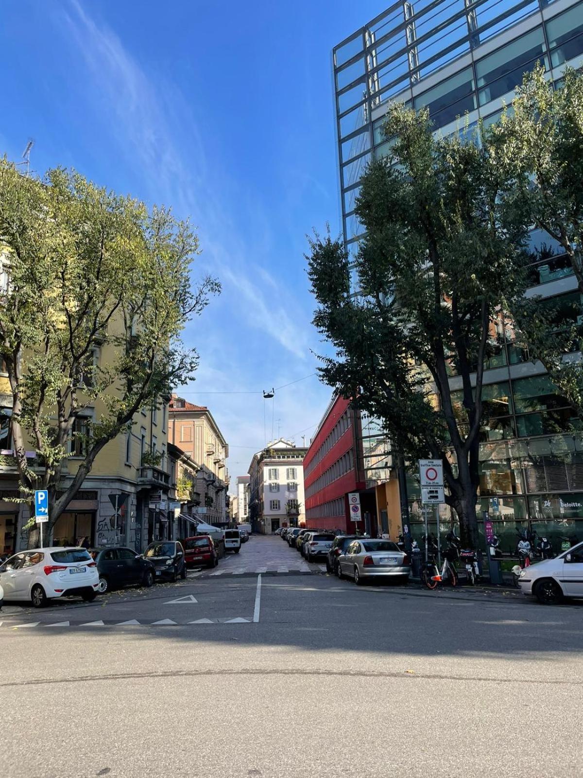 Cozy flat mins walk to Navigli and metro Porta Genova
