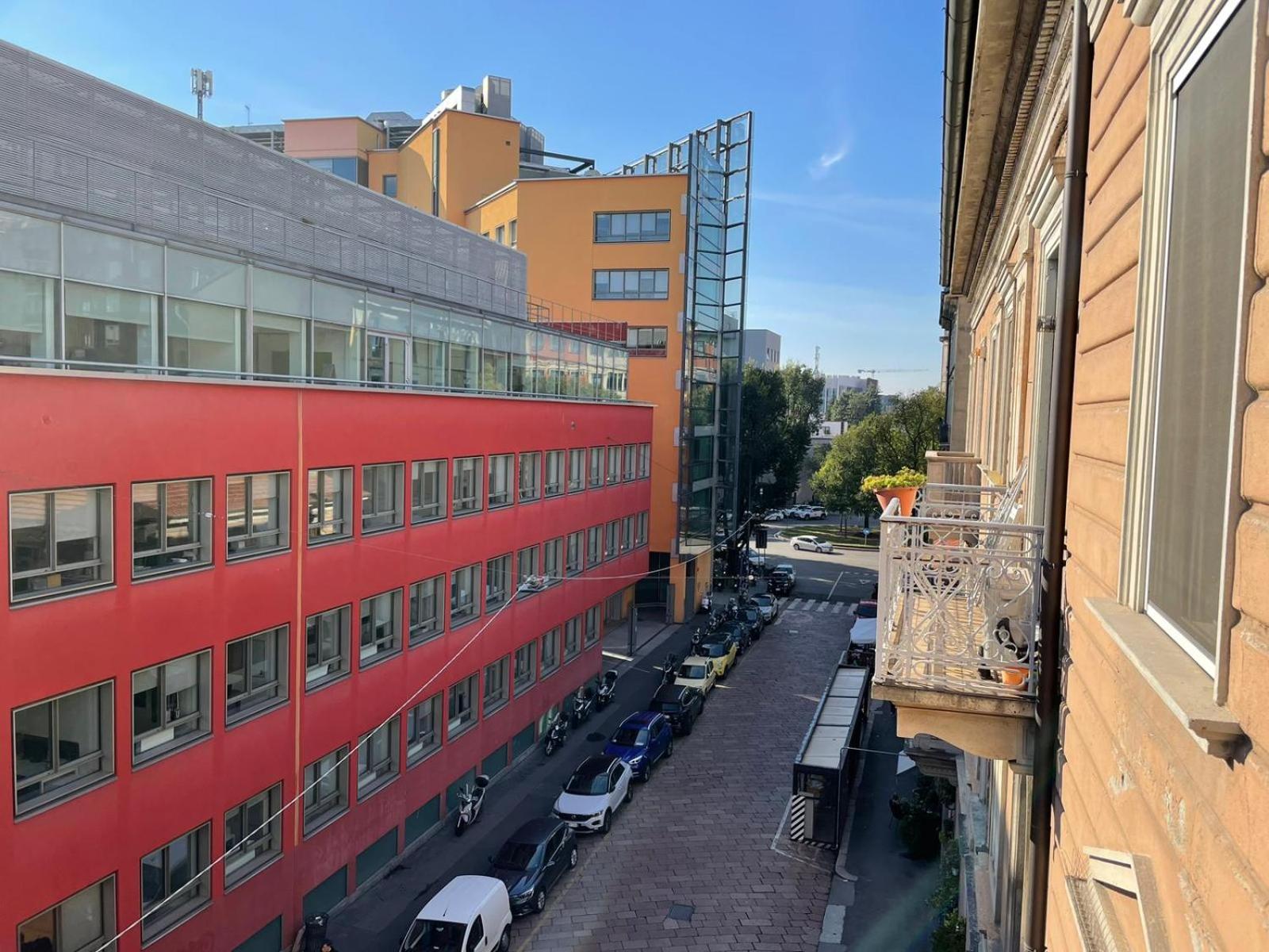 Cozy flat mins walk to Navigli and metro Porta Genova