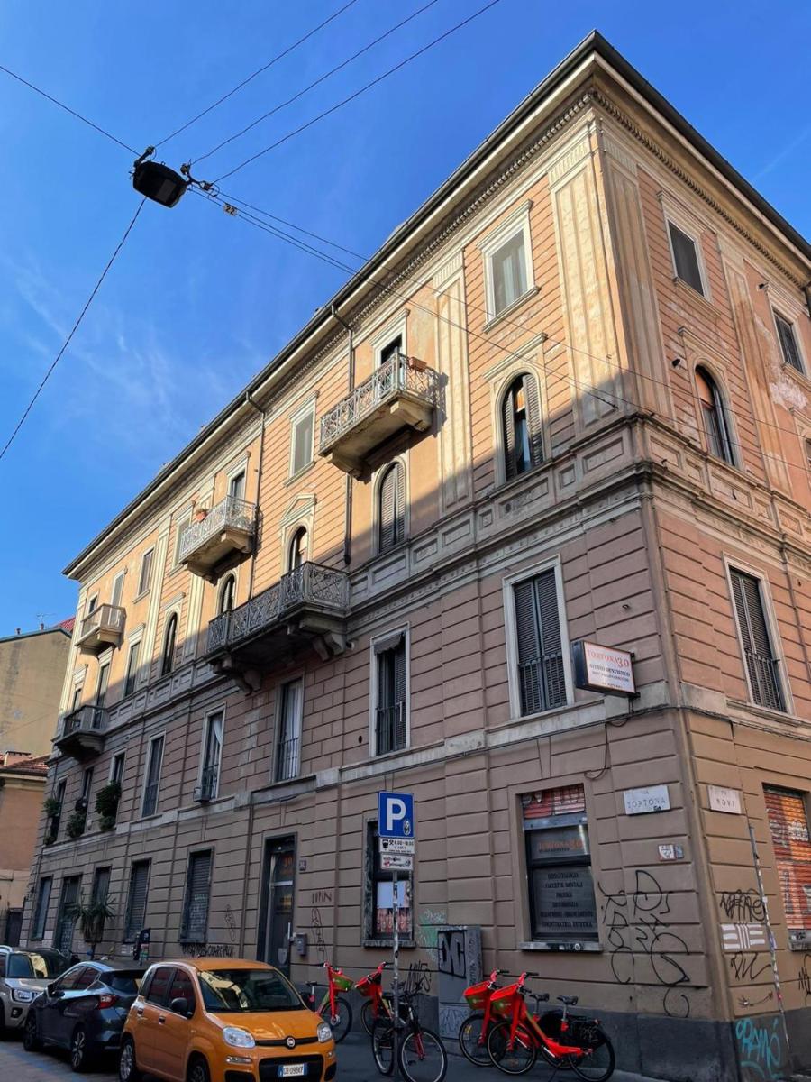 Cozy flat mins walk to Navigli and metro Porta Genova