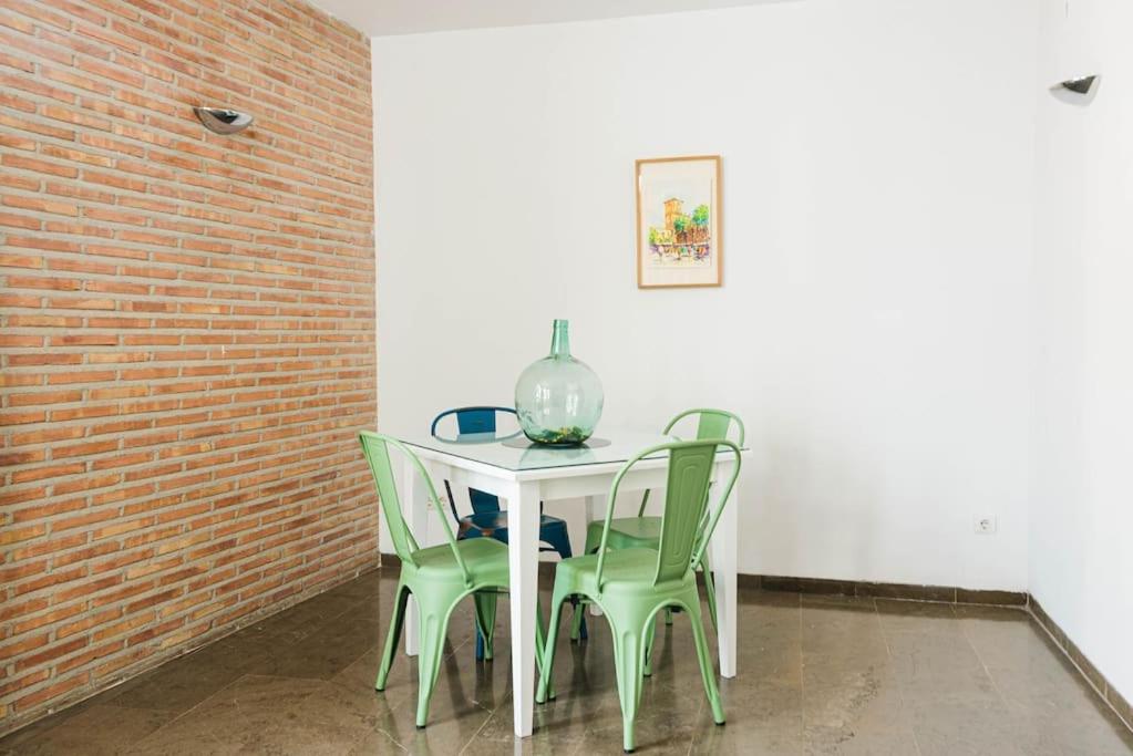 Cosy Flat w/ Beautiful Views and Cute Balcony view 3