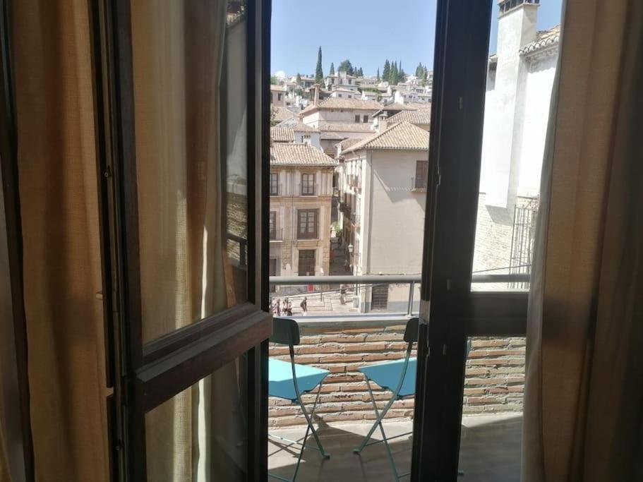 Cosy Flat w/ Beautiful Views and Cute Balcony view 5