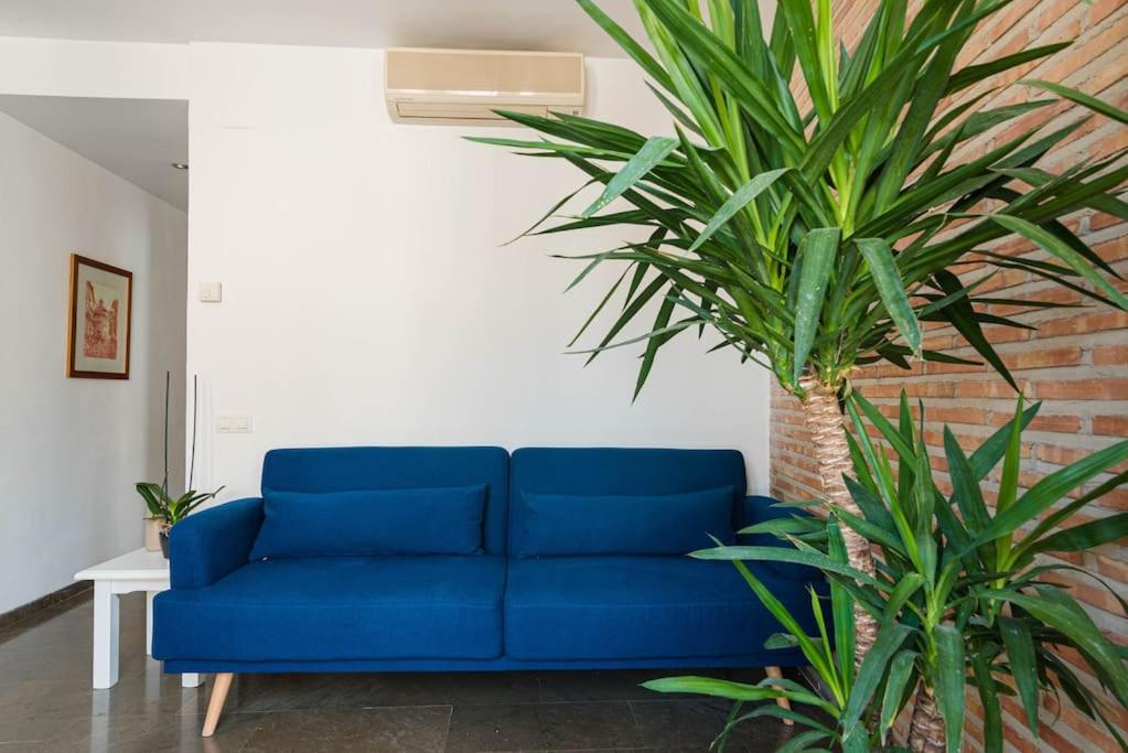 Cosy Flat w/ Beautiful Views and Cute Balcony view 4