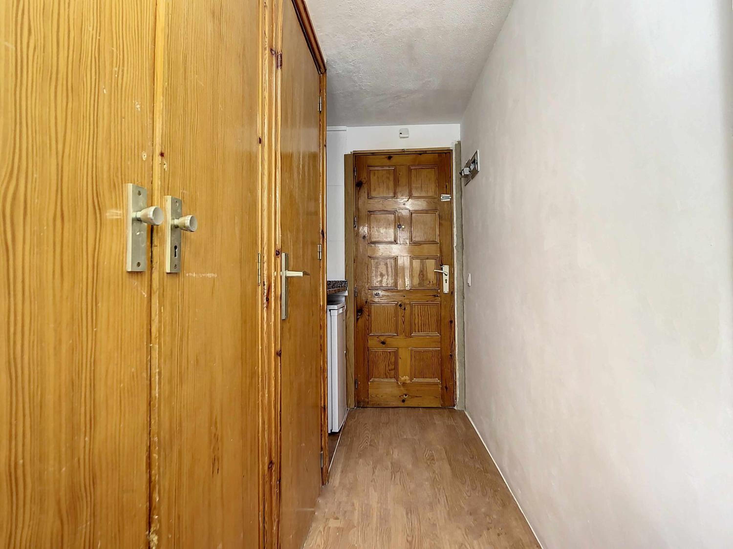 Cómodo Estudio de 1 habitación y fácil aparcamiento. view 5