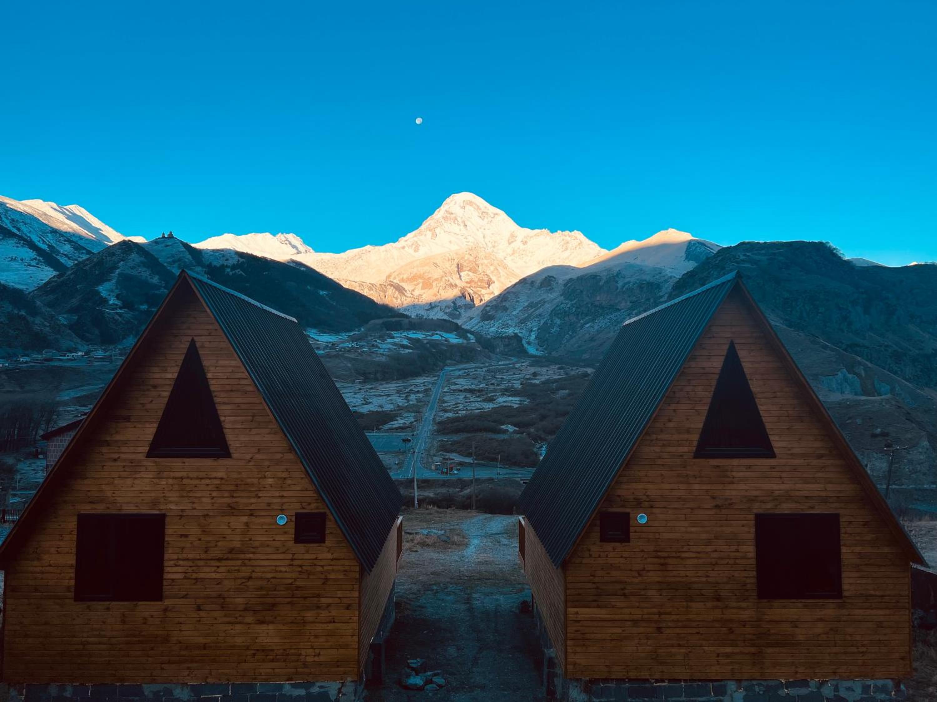 Eco cottage Kazbegi view 4