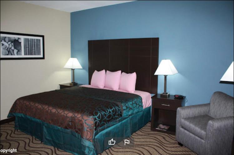 La Plaza Inn and Suites - Freer TX