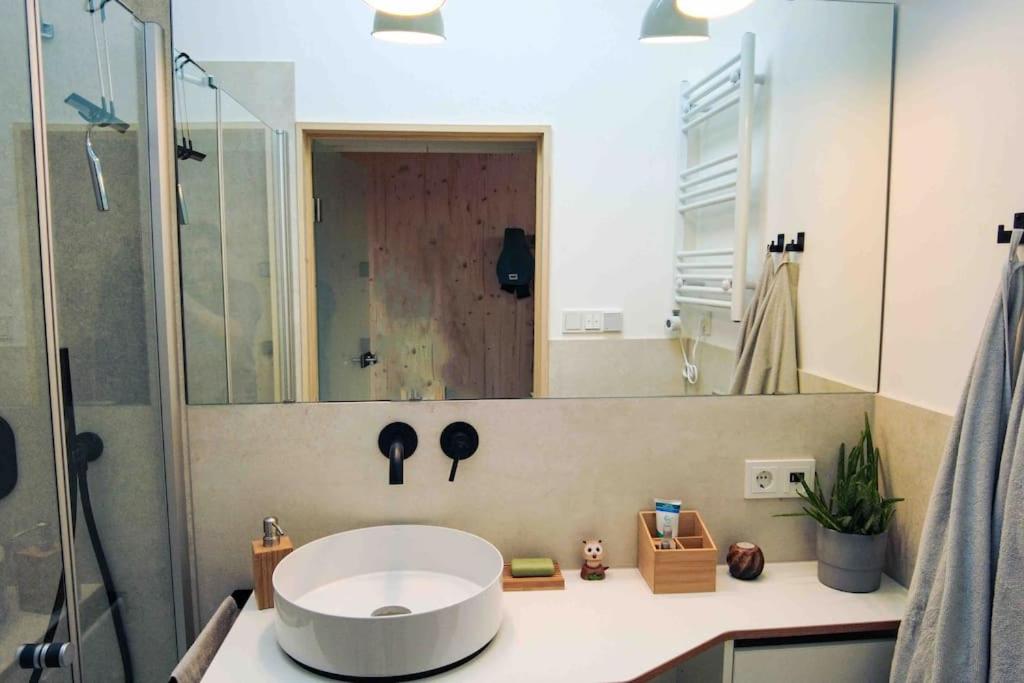 Cabin Westerwald Sauna, 5G Internet, E-Ladesäule