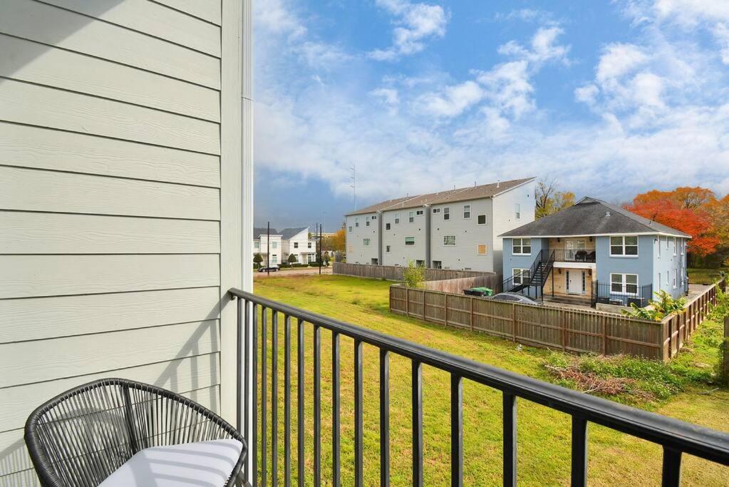 Skyline Views - Sleeps 10 Home Near Downtown view 3
