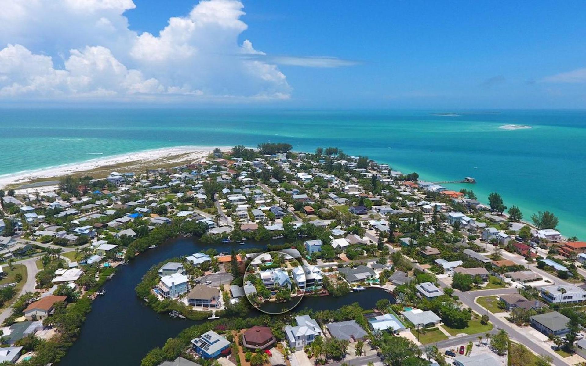 A Shore Thing - Second To None Spacious Waterfront Luxury Dock Pool Spa Rooftop Water Views view 3