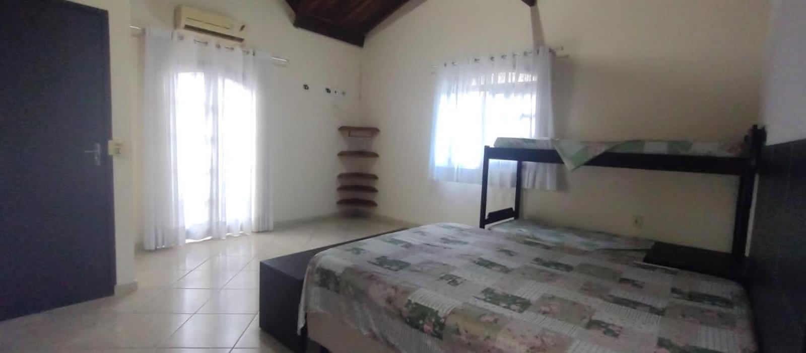 Casa com piscina ubatuba