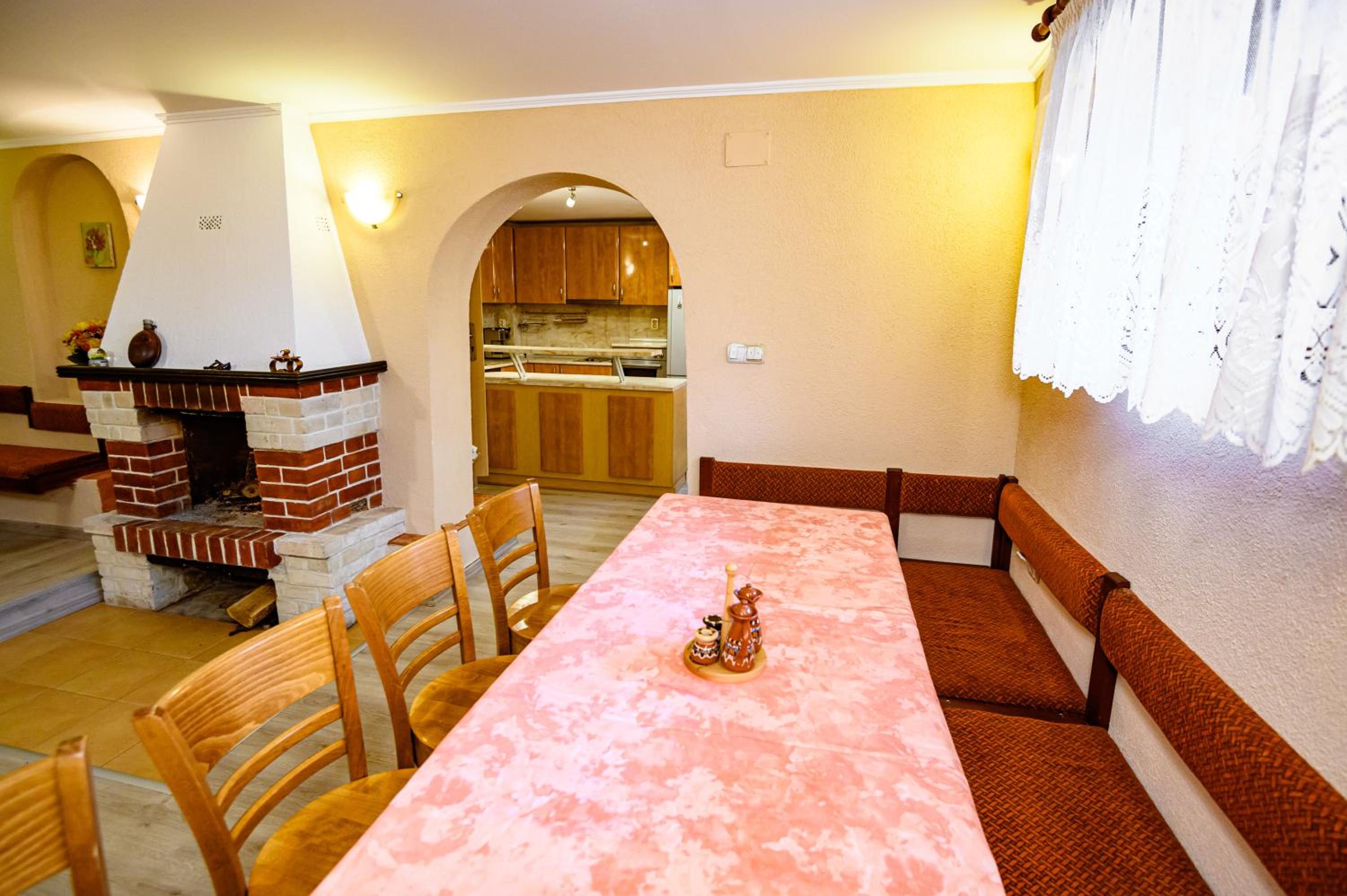 Lalev Guest House