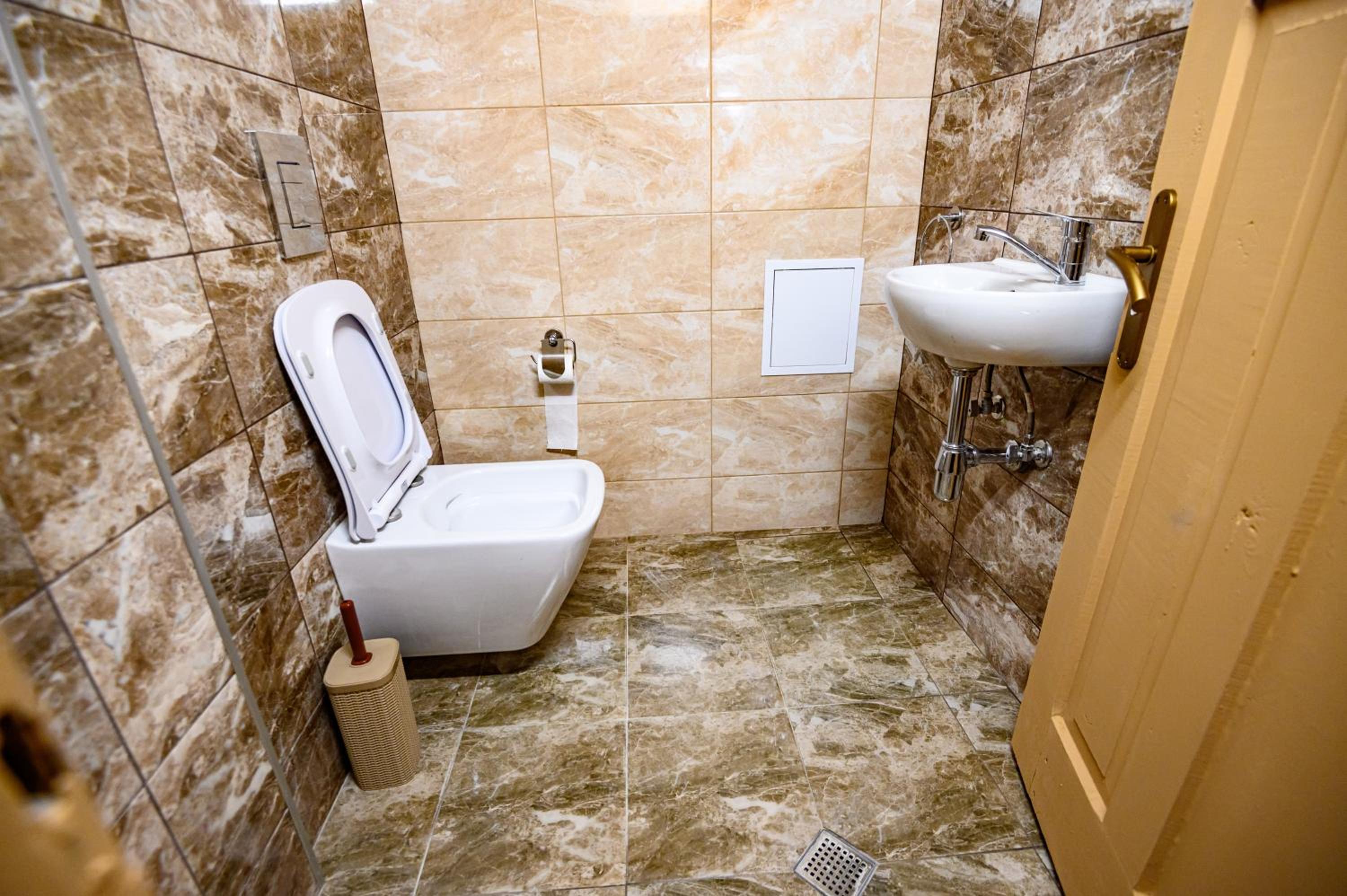Lalev Guest House