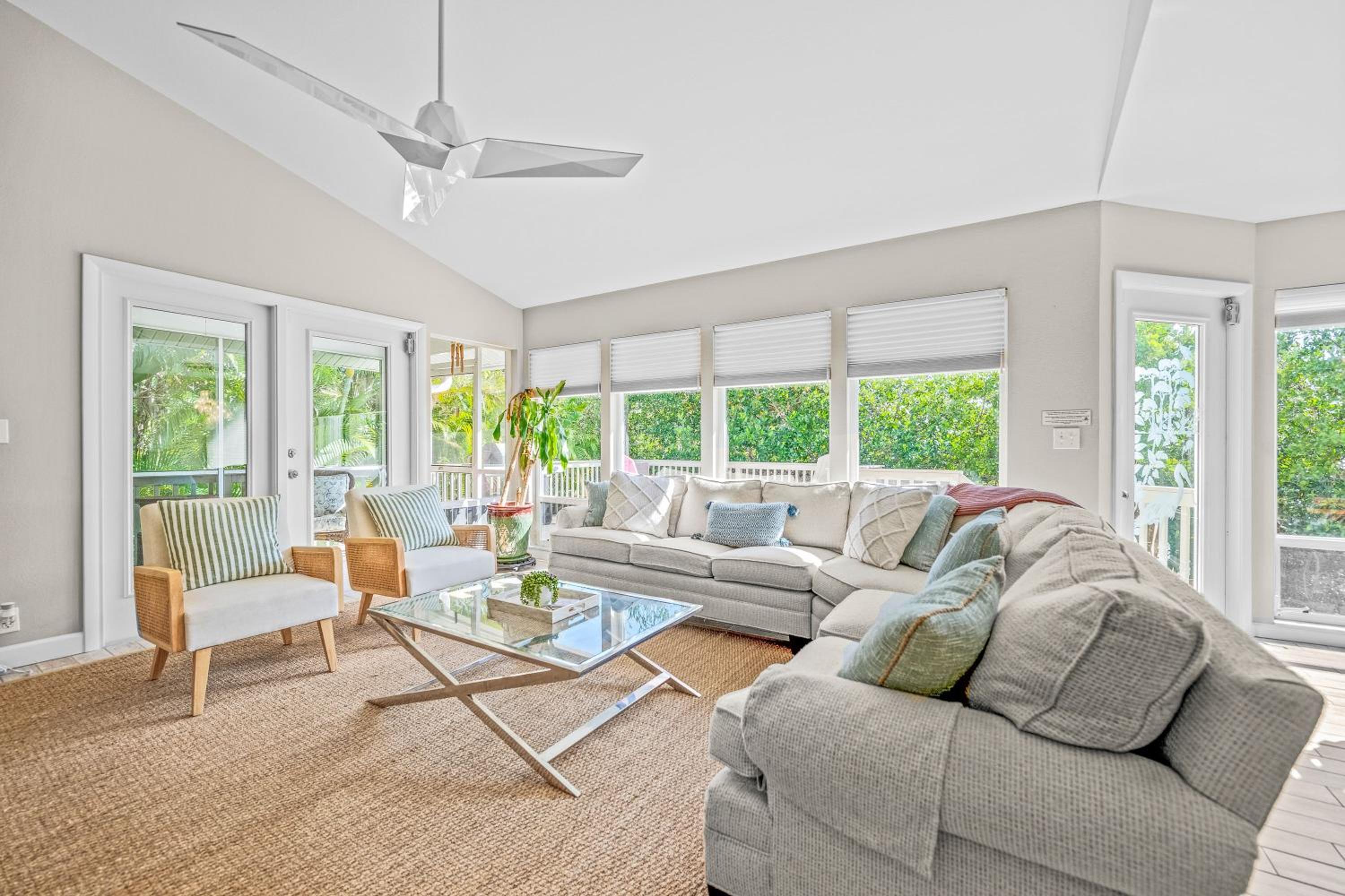 La Buena Vida - Bright Beachy Canal Front Steps to Beach PoolSpa Dock Beach Gear Dogs OK view 5