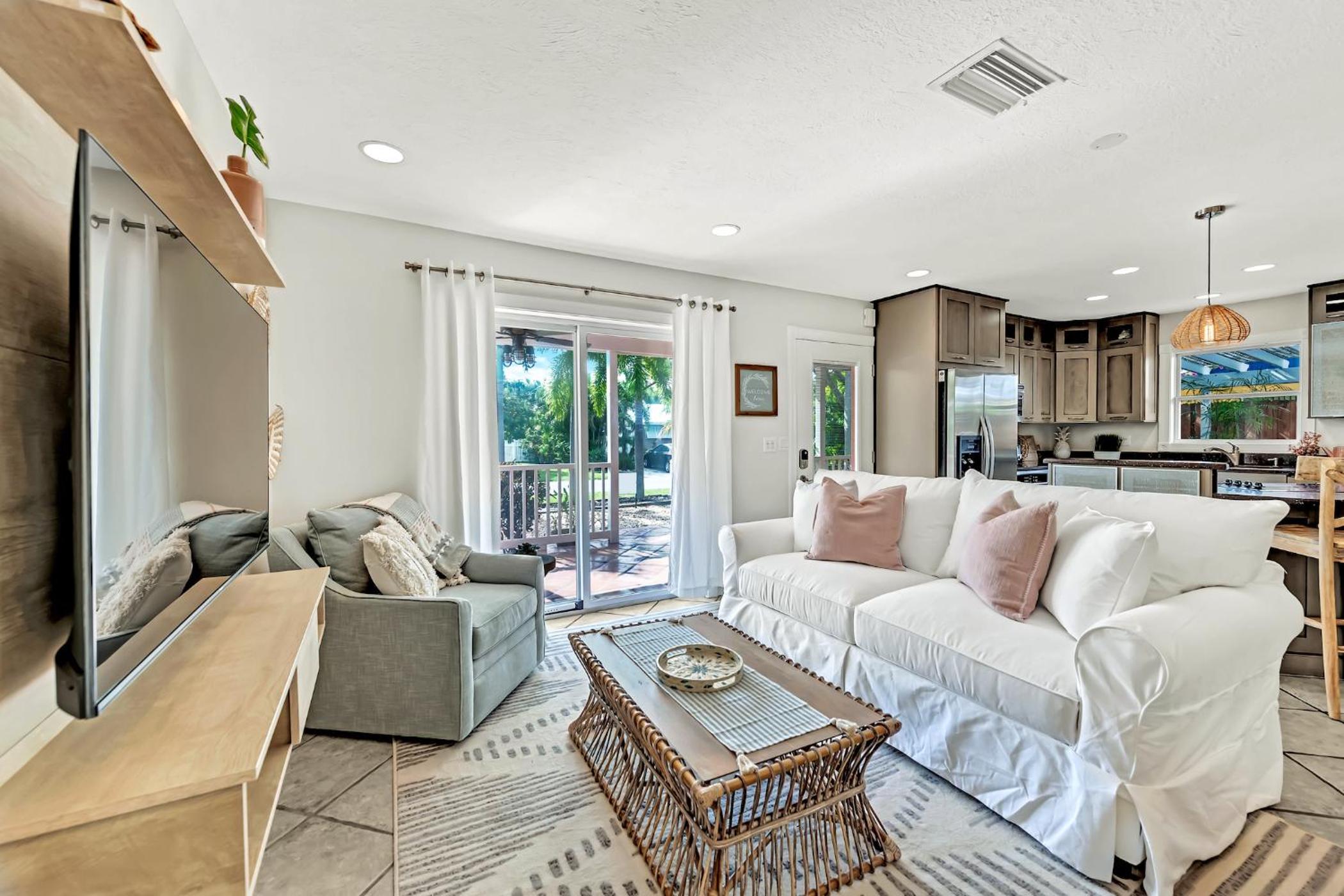 On Turtle Time - Beautifully Updated wHeated Pool Covered Porches Beach Gear Walk to Beach view 4
