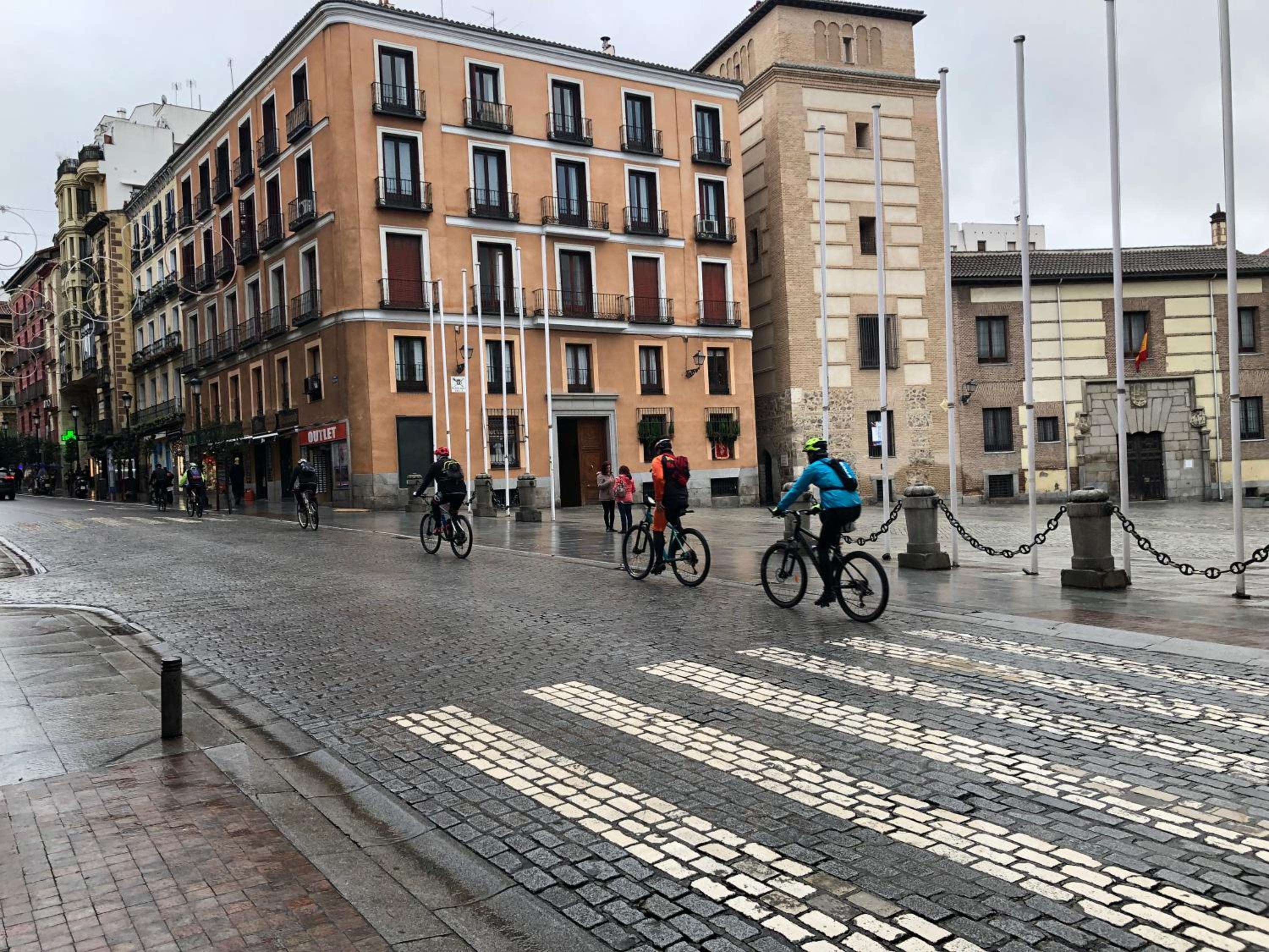 Mayor calle, alójate en el centro histórico de Madrid, junto a plaza Mayor y Mercado de San Miguel, edificio histórico 3er piso sin ascensor view 3