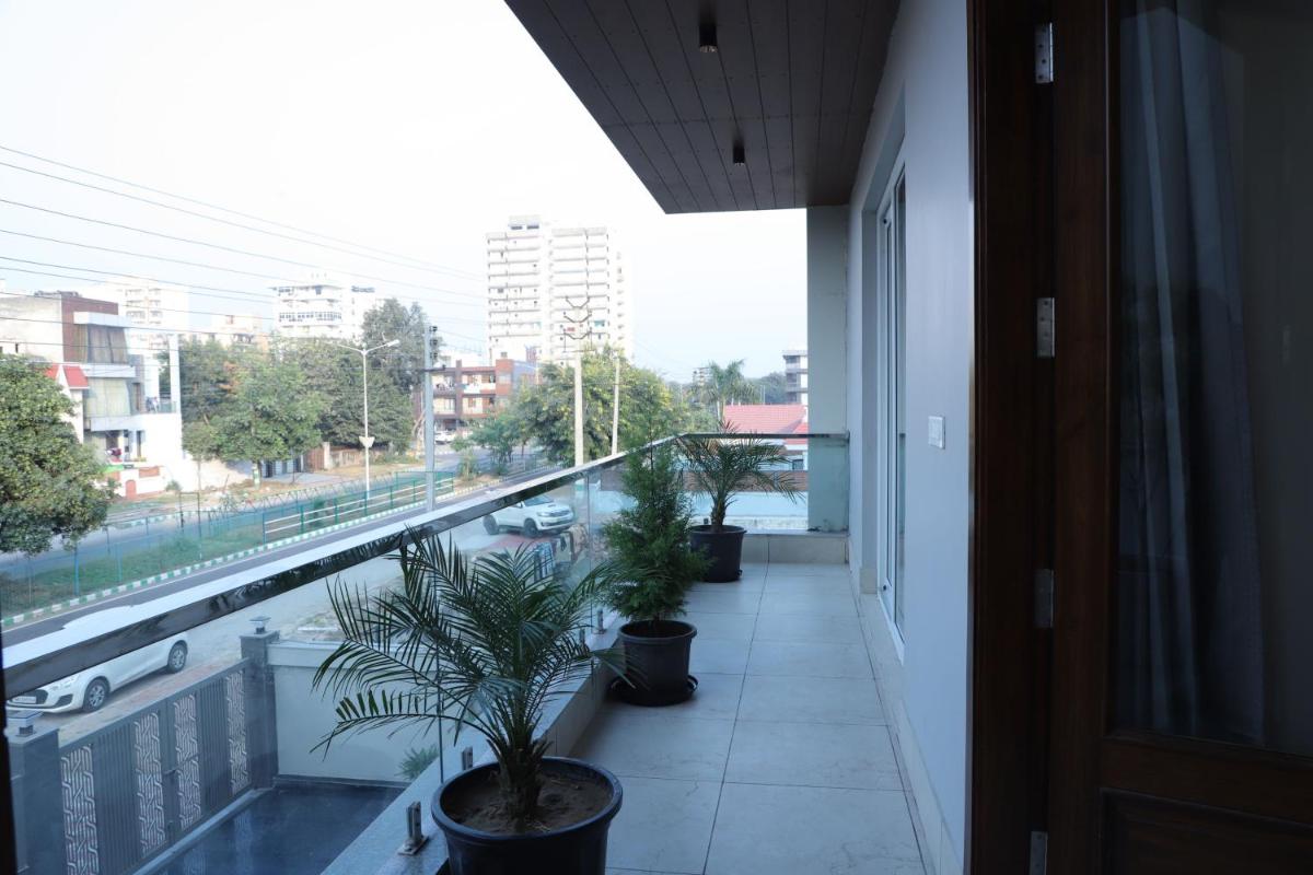 balcony