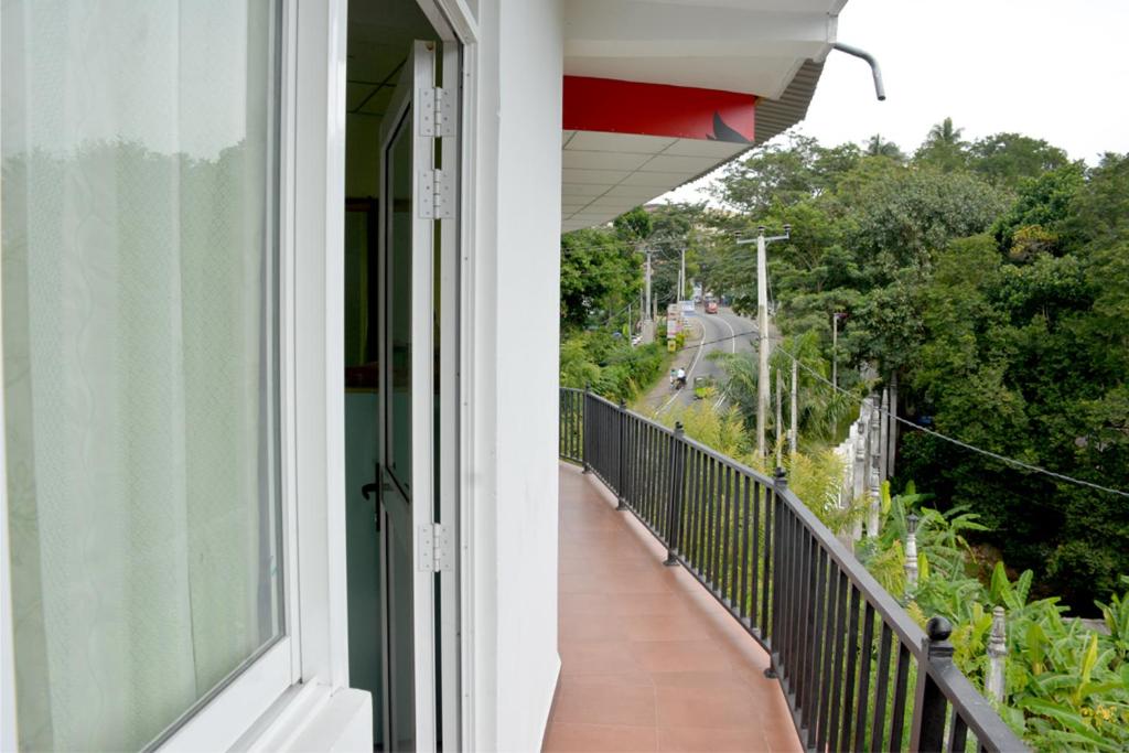 Paramata Hotel Pallekele