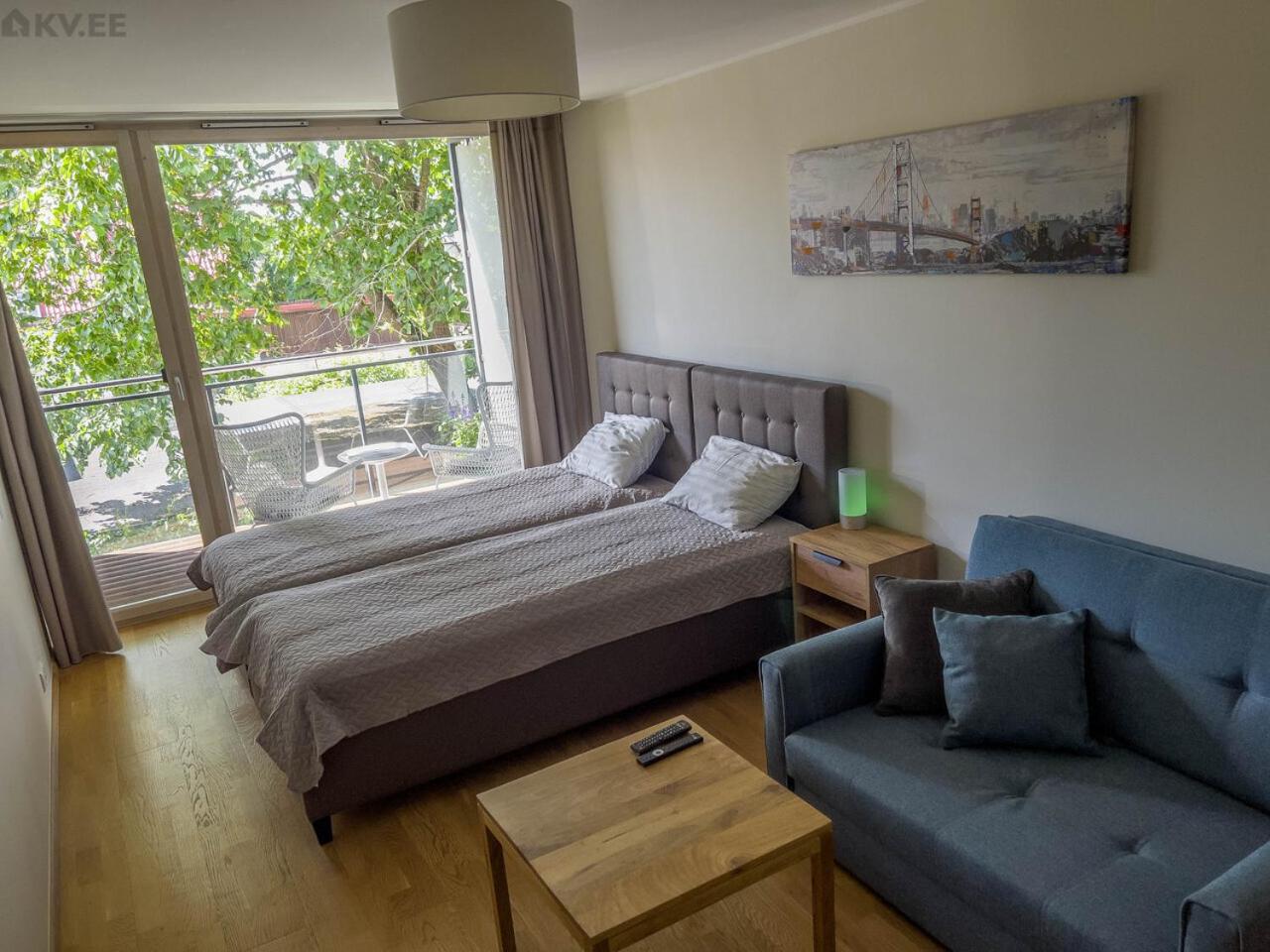 Sunny Aisa Apartment view 5
