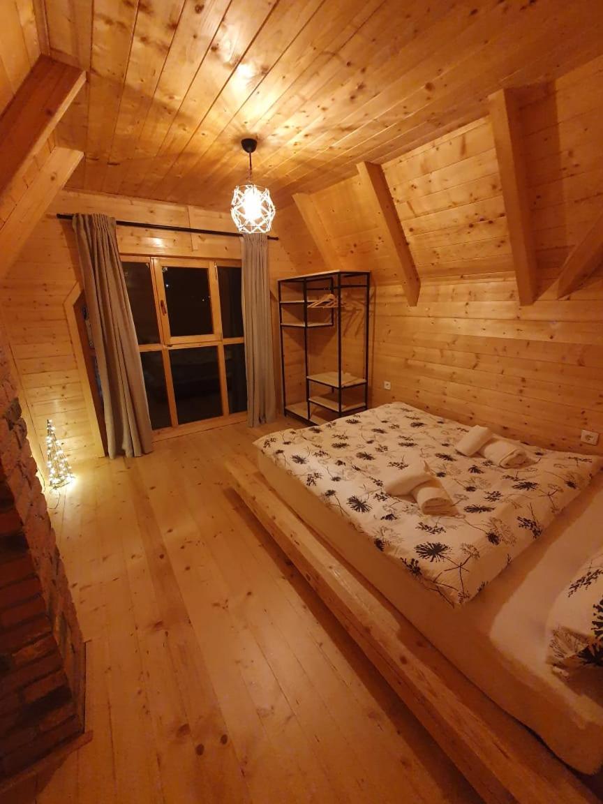 Anna's Mountain House view 5