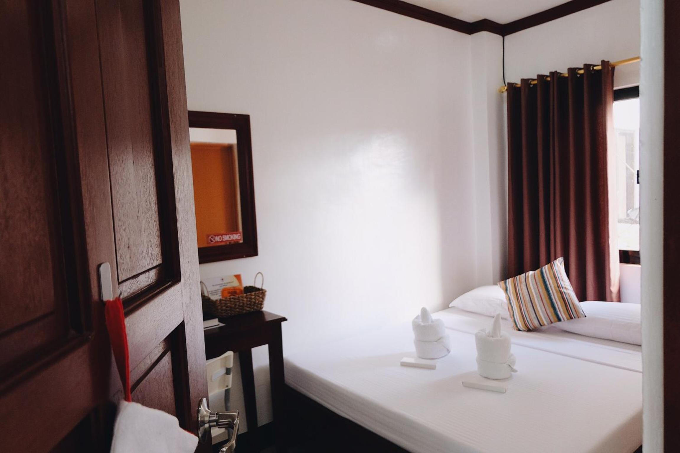 Endless Summer Hotel Baler