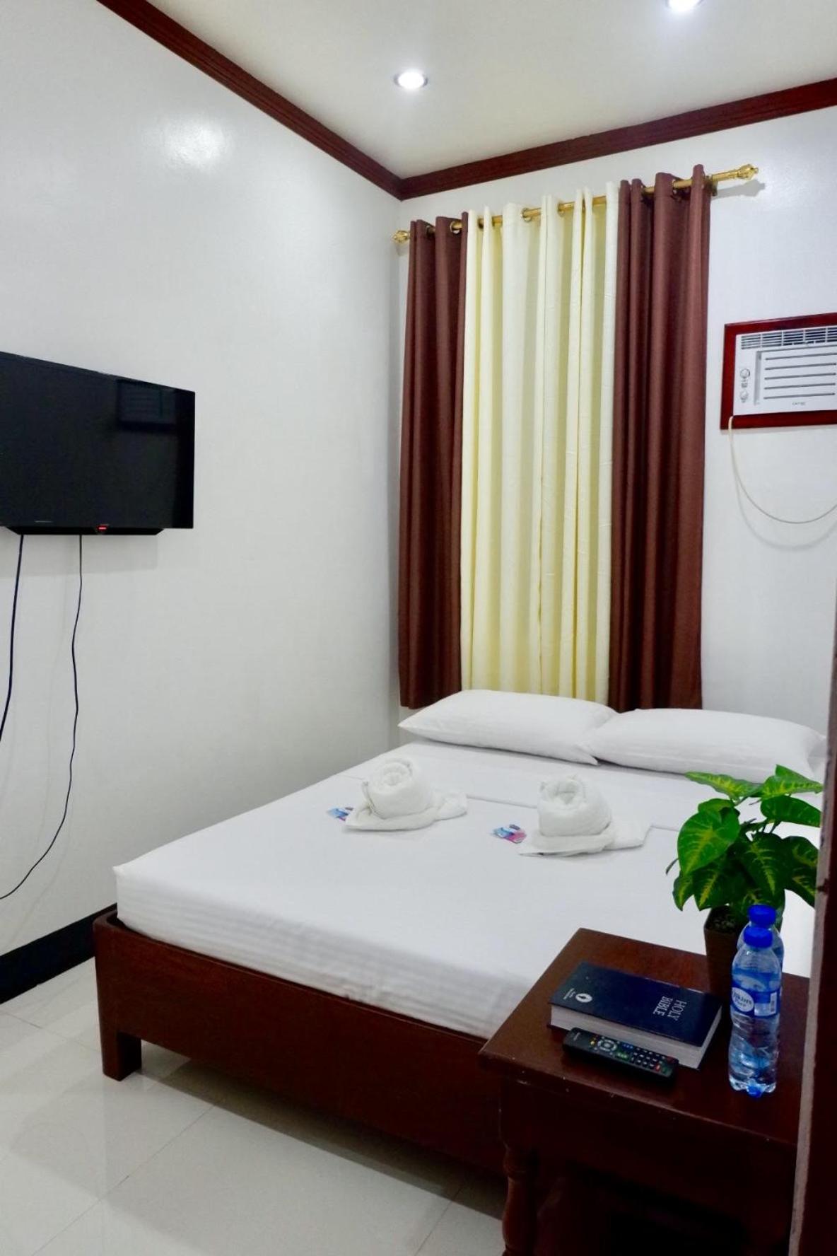 Endless Summer Hotel Baler